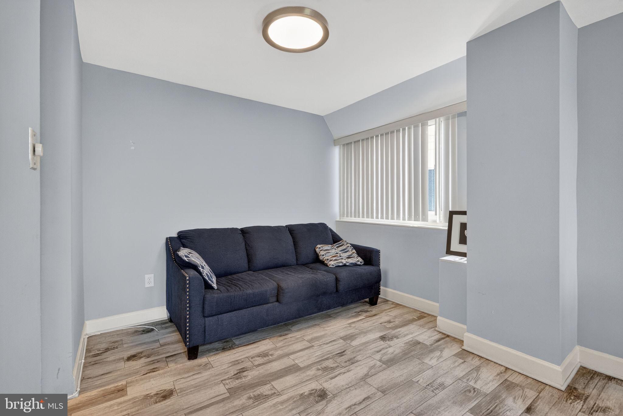 BOLLING BROOK TOWERS - Residential