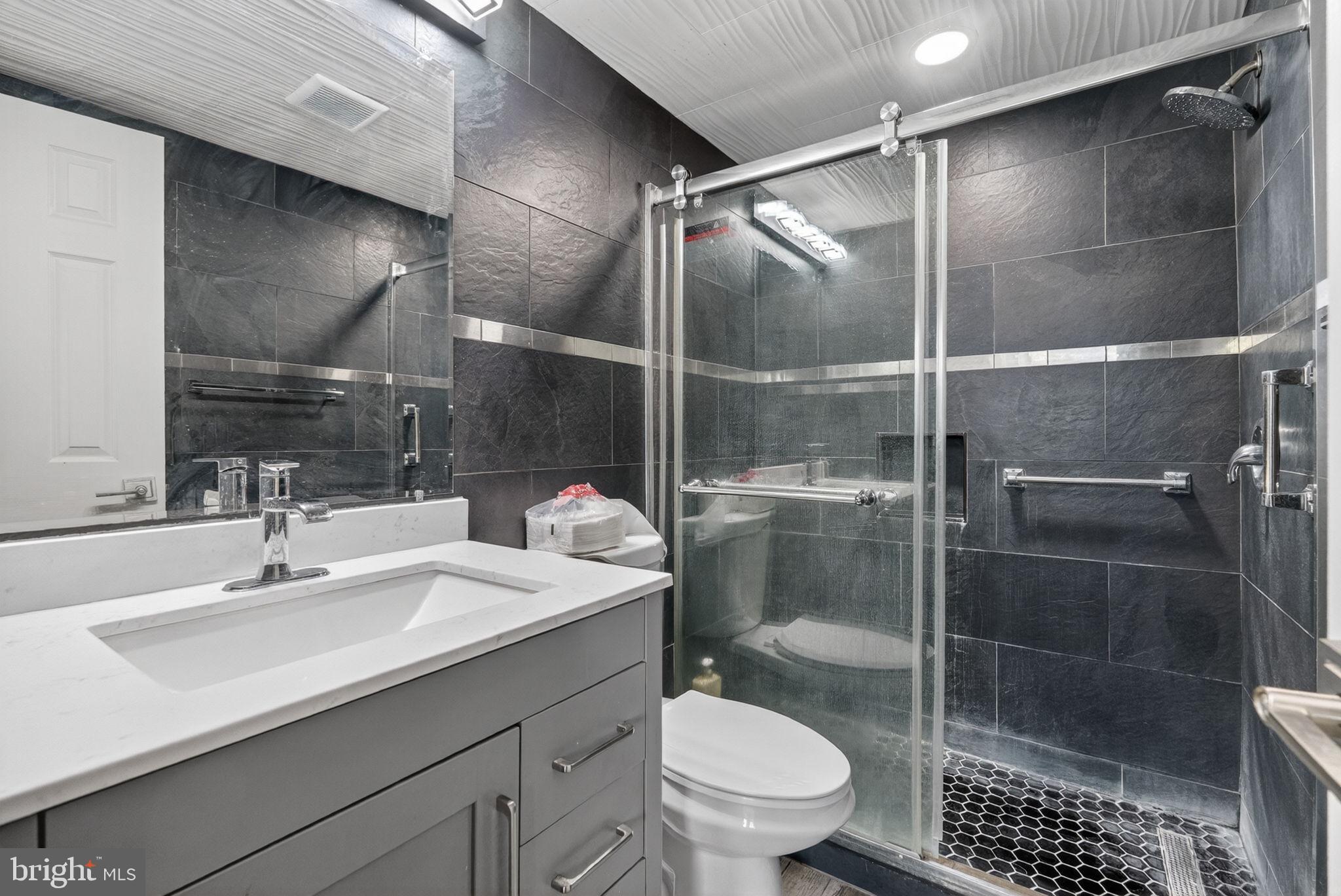 BOLLING BROOK TOWERS - Residential