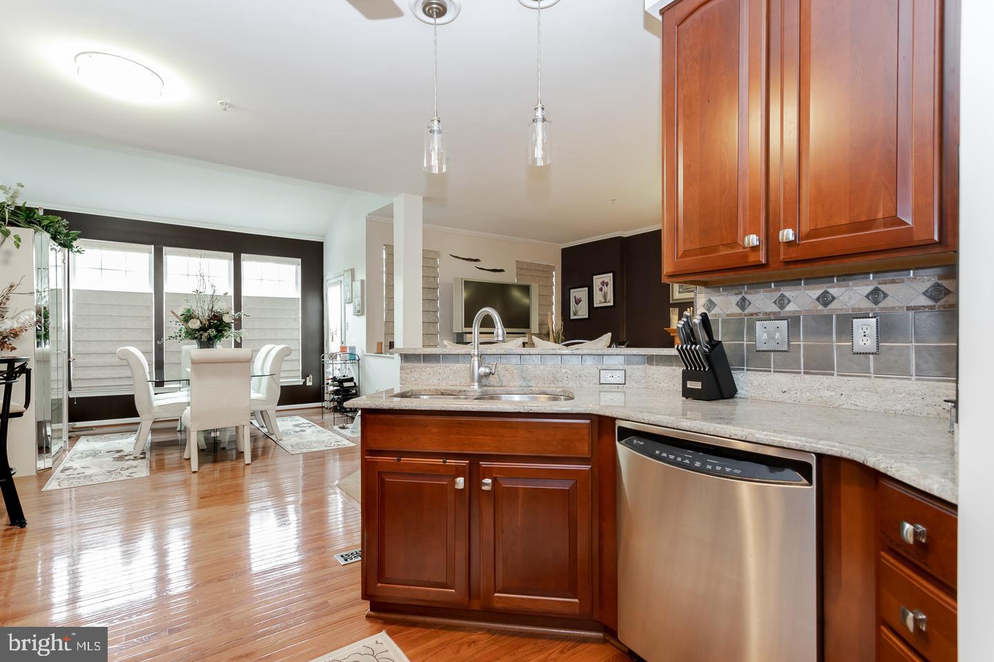 SUNNYBROOK - Residential