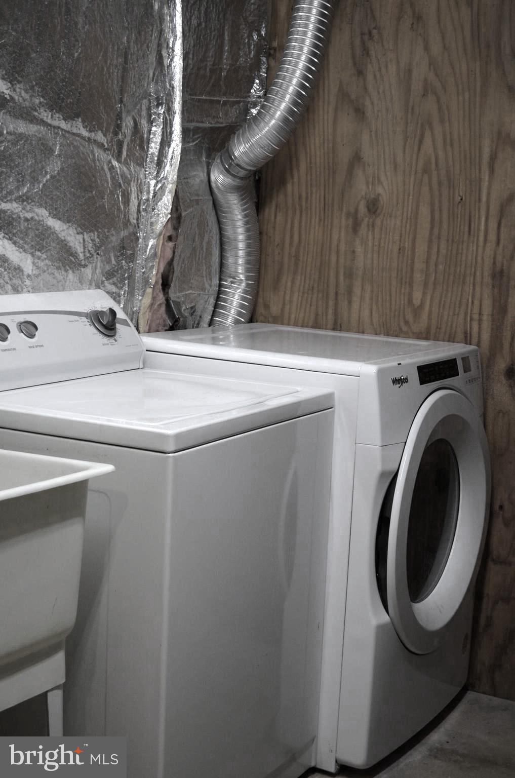 PARK OVERLOOK - Residential Lease