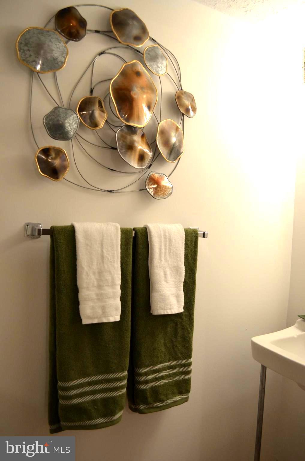 PARK OVERLOOK - Residential Lease