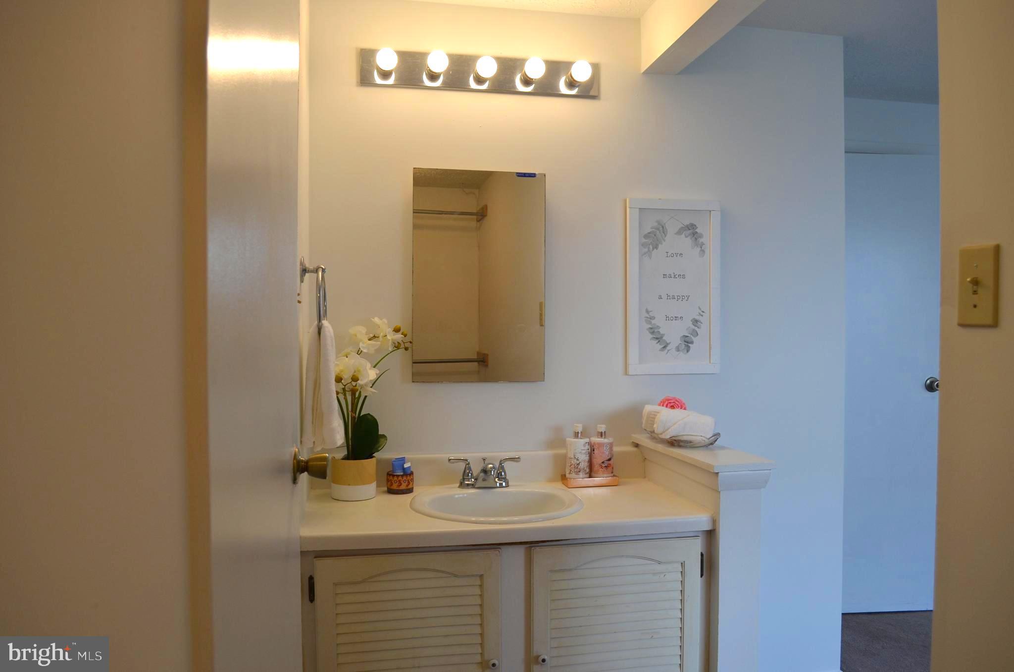 PARK OVERLOOK - Residential Lease