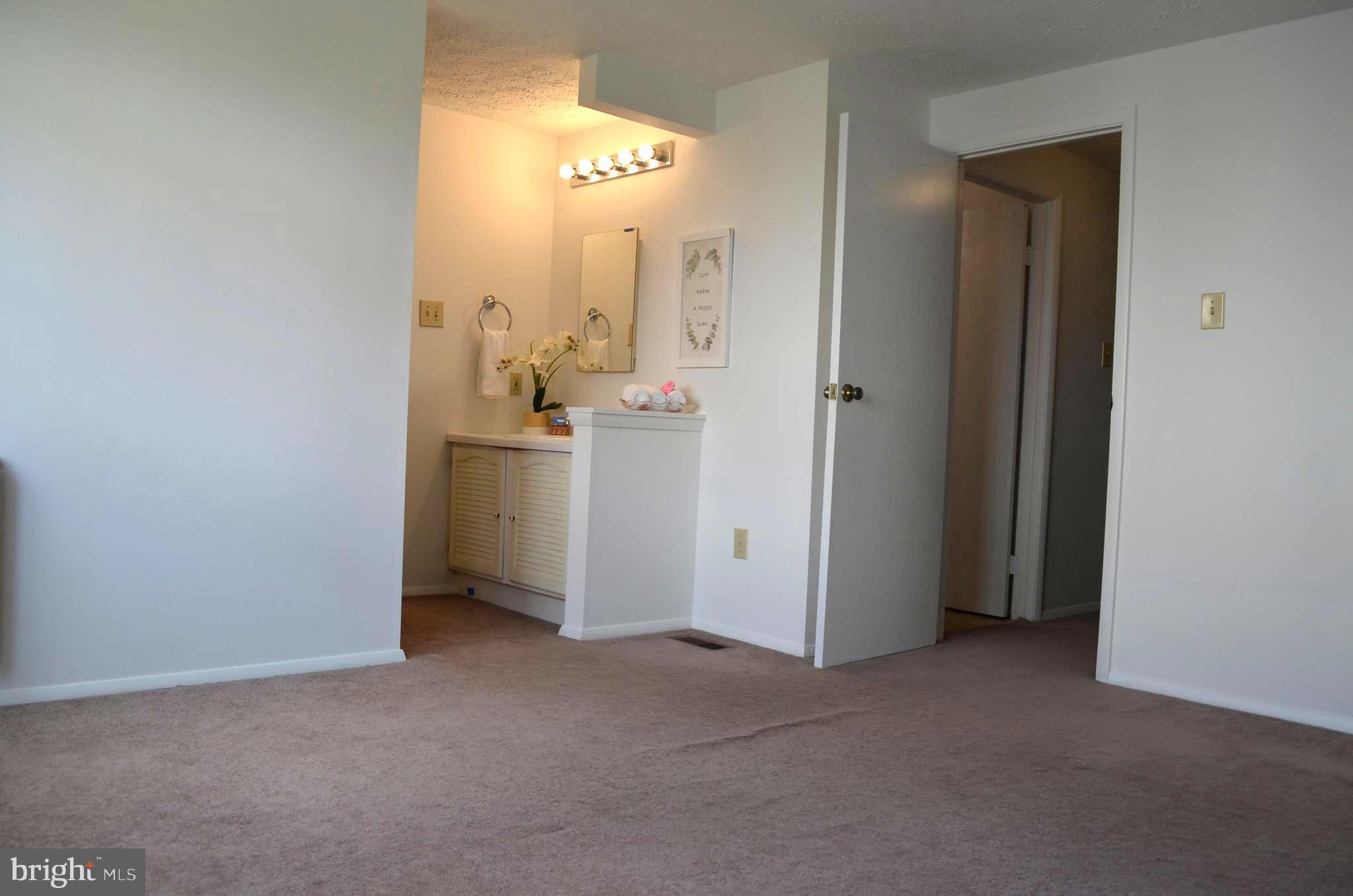 PARK OVERLOOK - Residential Lease