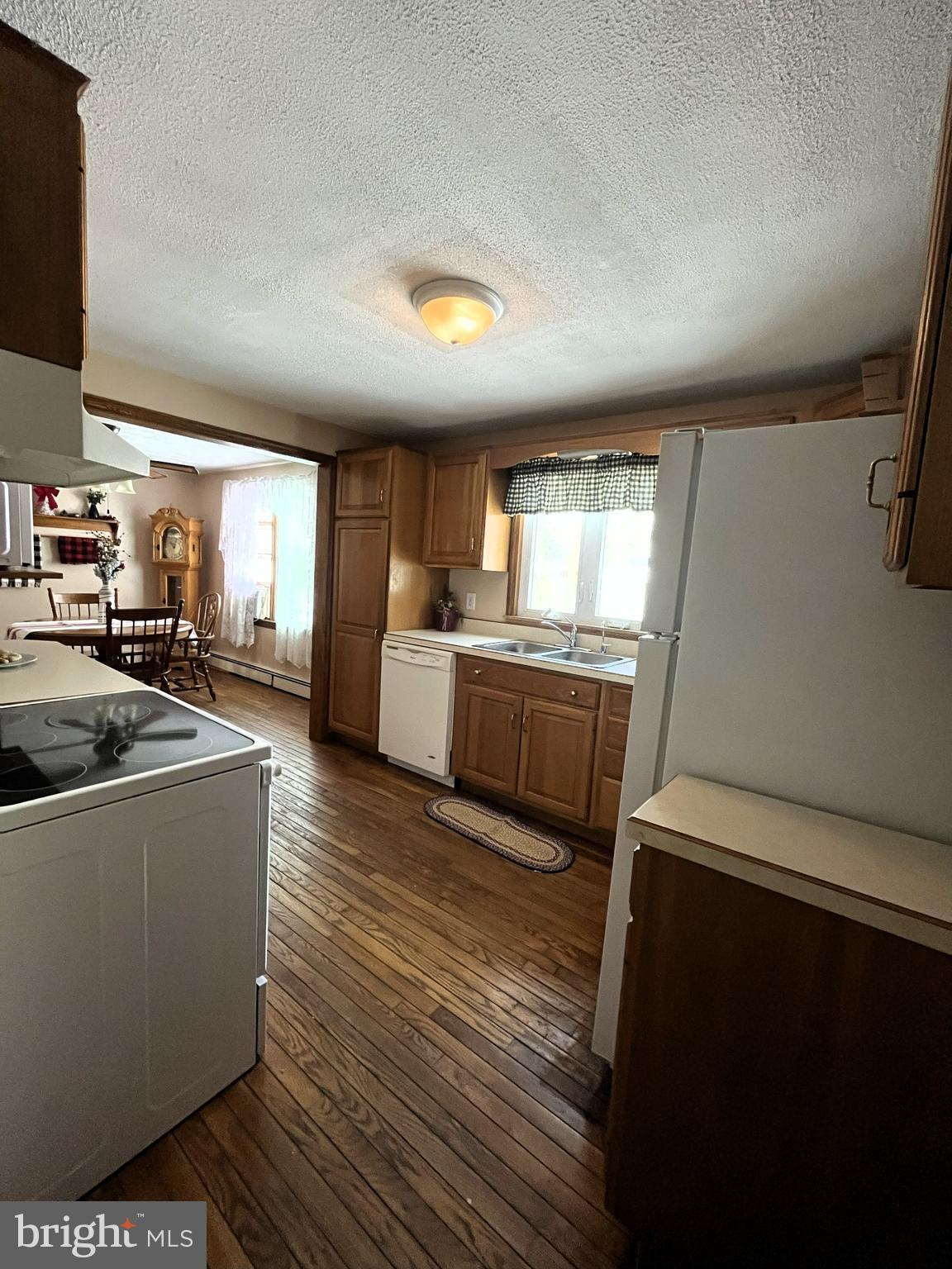 2 E NEW MARKET STREET