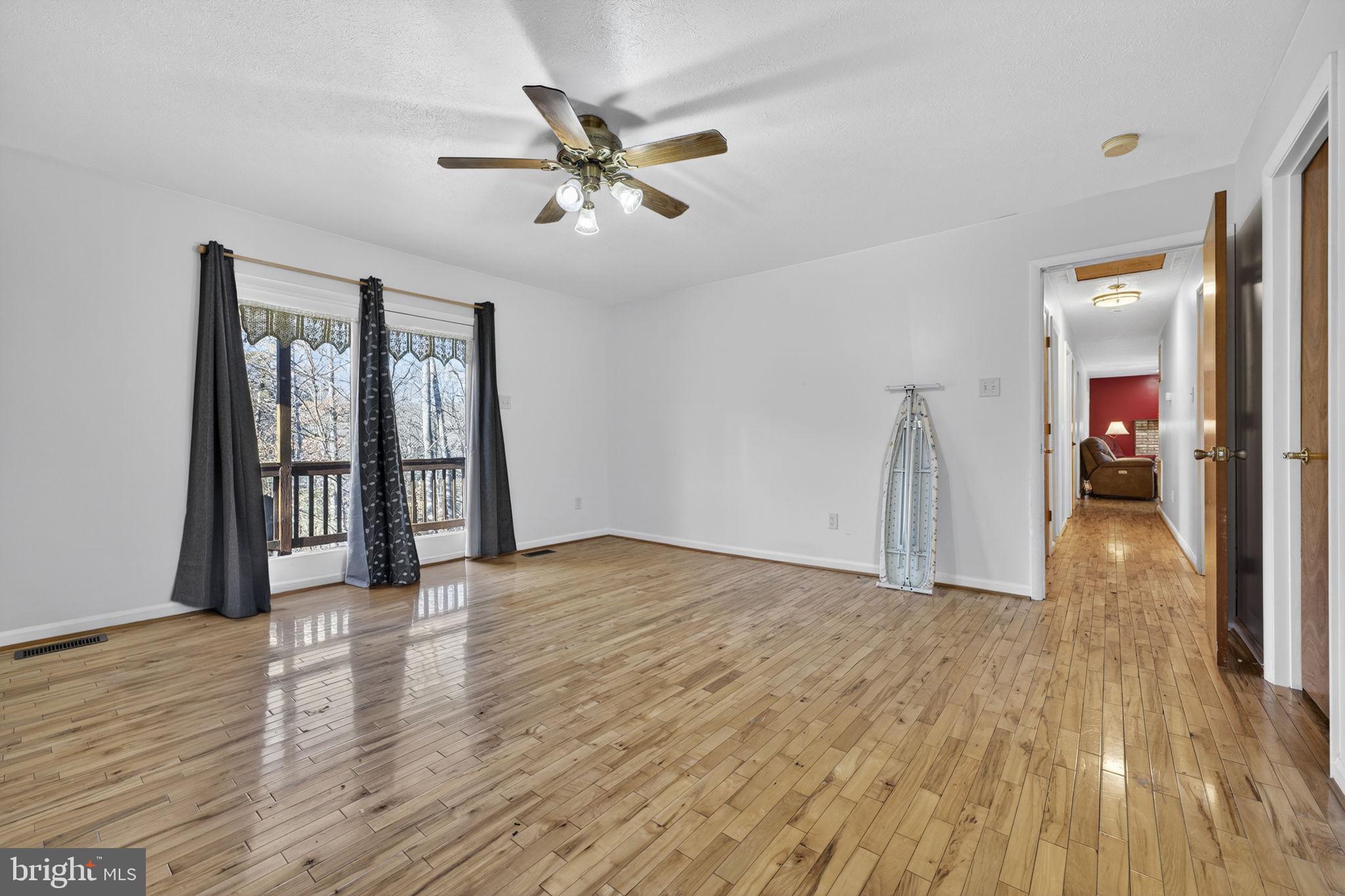 HOWELLSVILLE HEIGHTS - Residential