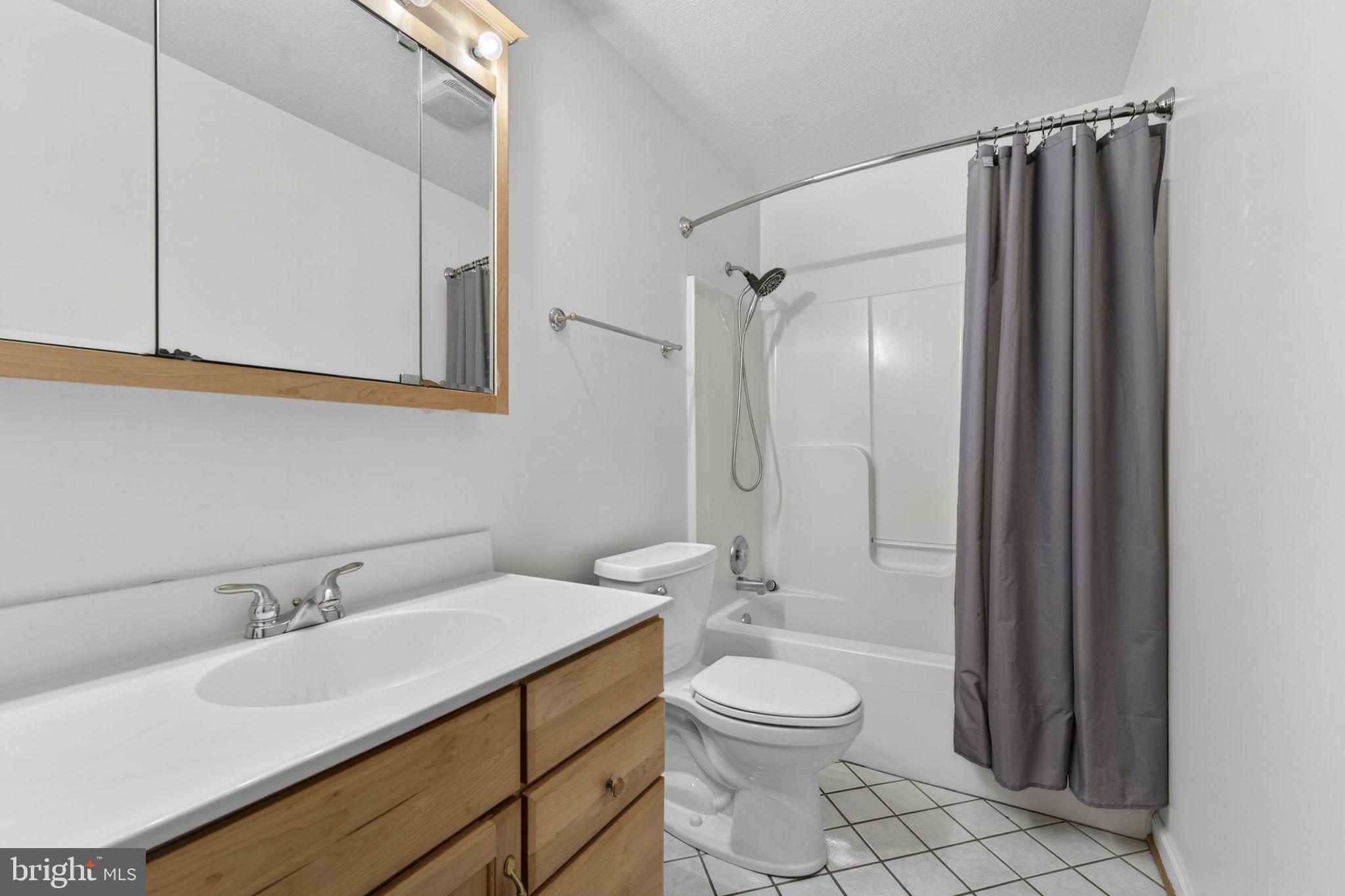 HOWELLSVILLE HEIGHTS - Residential