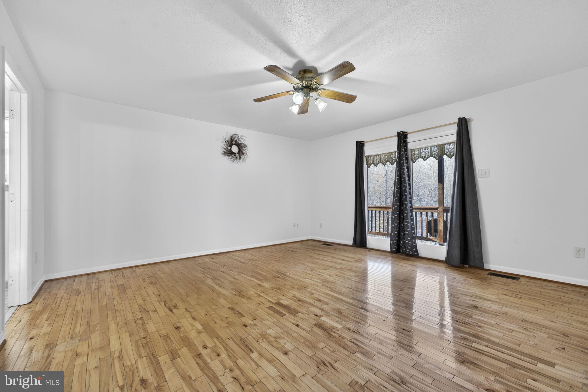 HOWELLSVILLE HEIGHTS - Residential