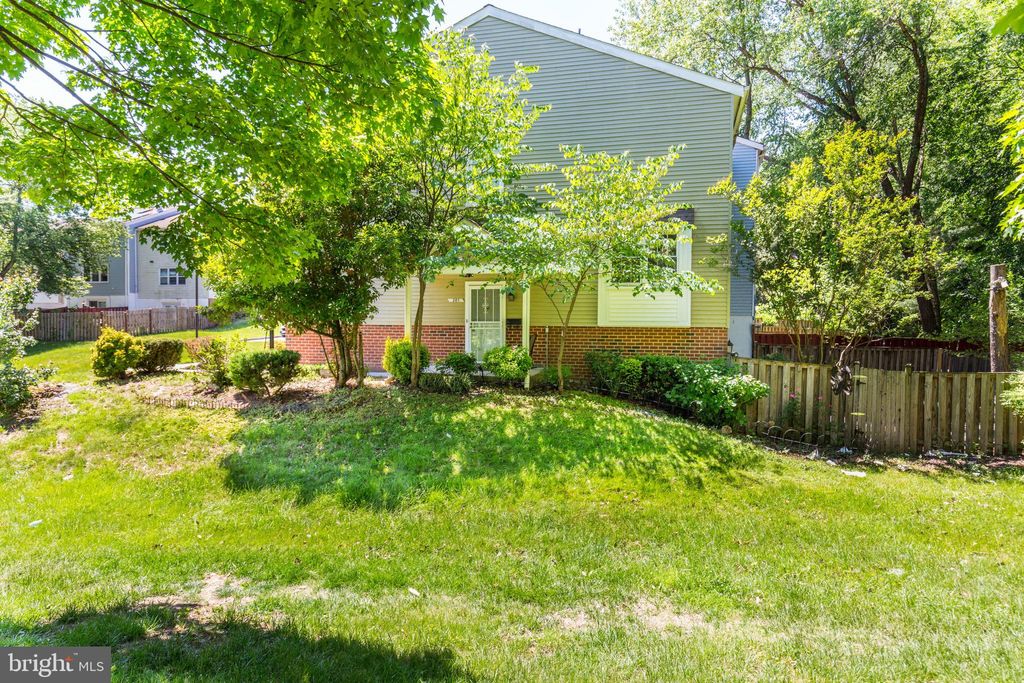 Photo of 201 Castleton Place, UPPER MARLBORO, MD 20774 (MLS # MDPG2202158)