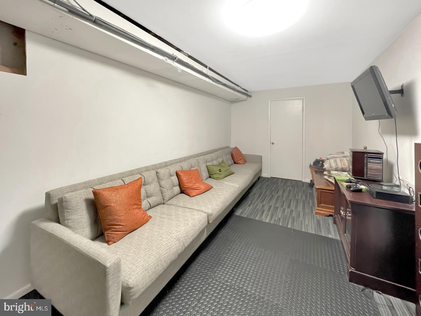 MILL CREEK SOUTH - Residential Lease