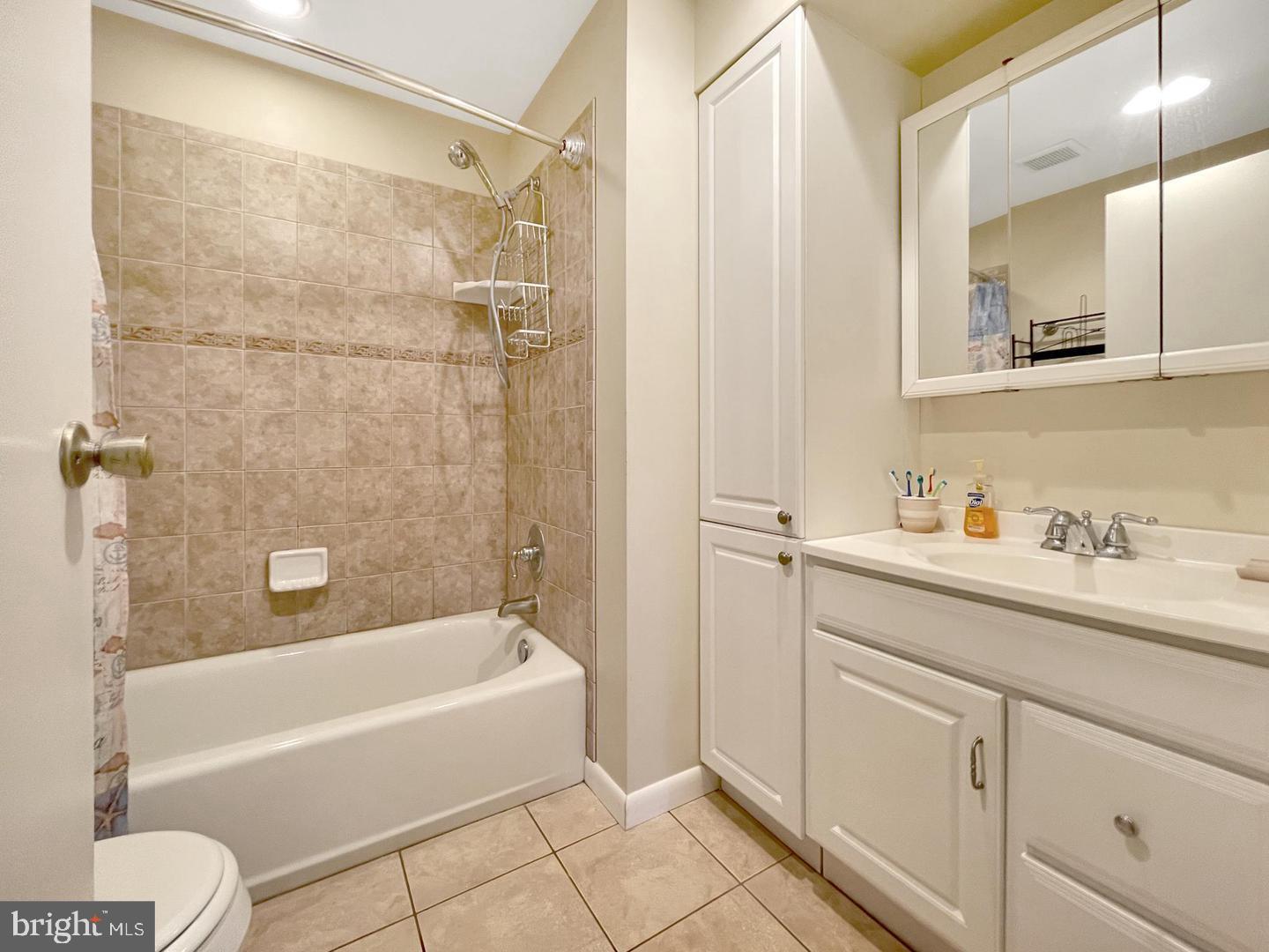 MILL CREEK SOUTH - Residential Lease