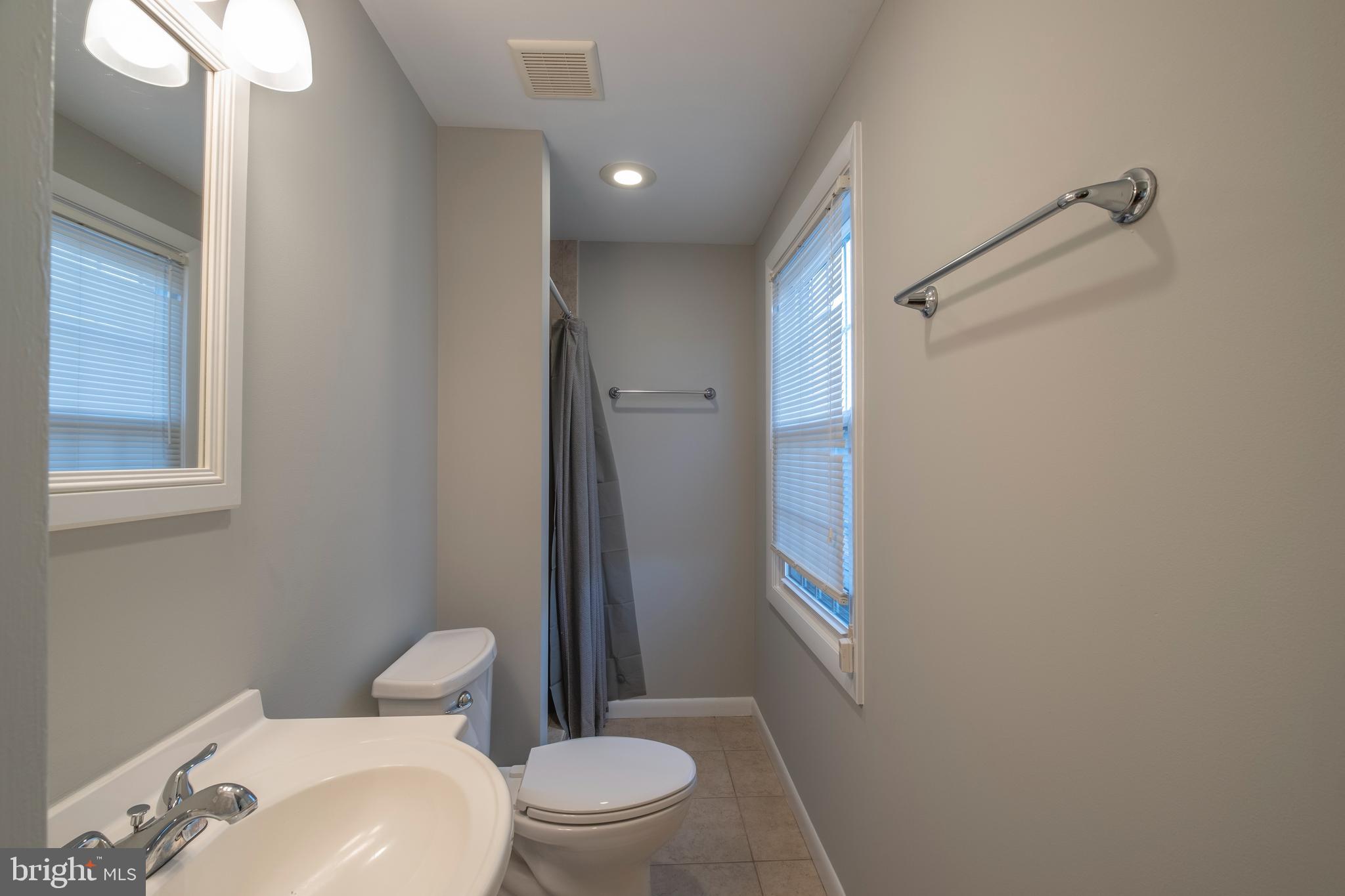 MILL CREEK SOUTH - Residential Lease