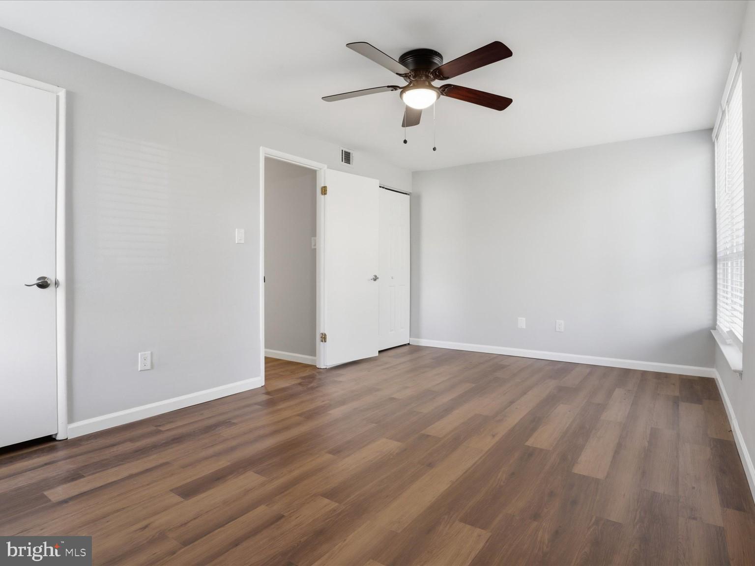 HUNTLEY SQUARE CONDOMINIUMS - Residential