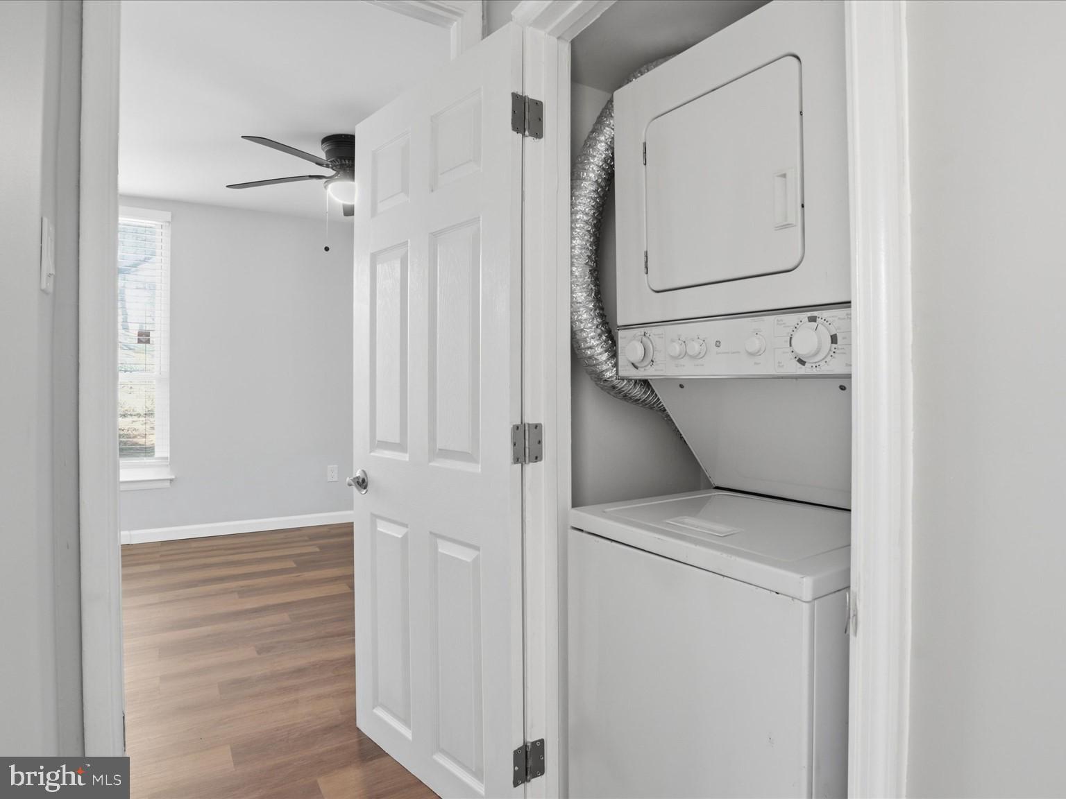 HUNTLEY SQUARE CONDOMINIUMS - Residential