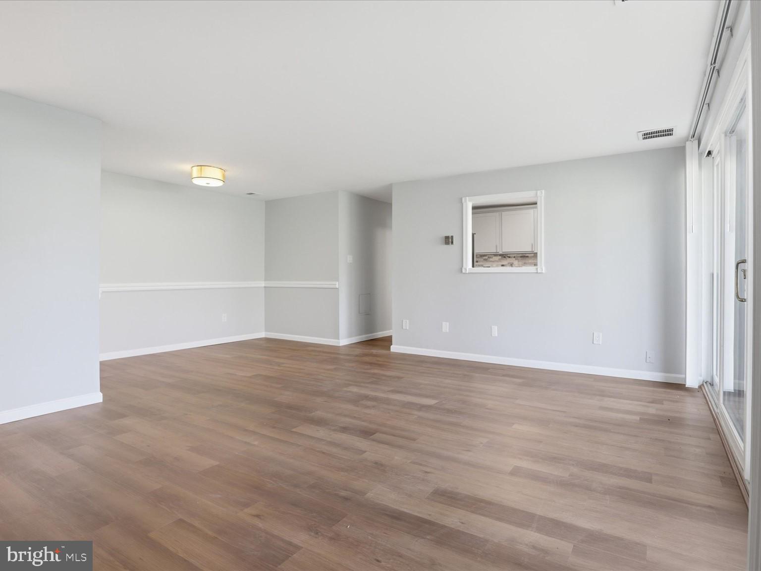 HUNTLEY SQUARE CONDOMINIUMS - Residential