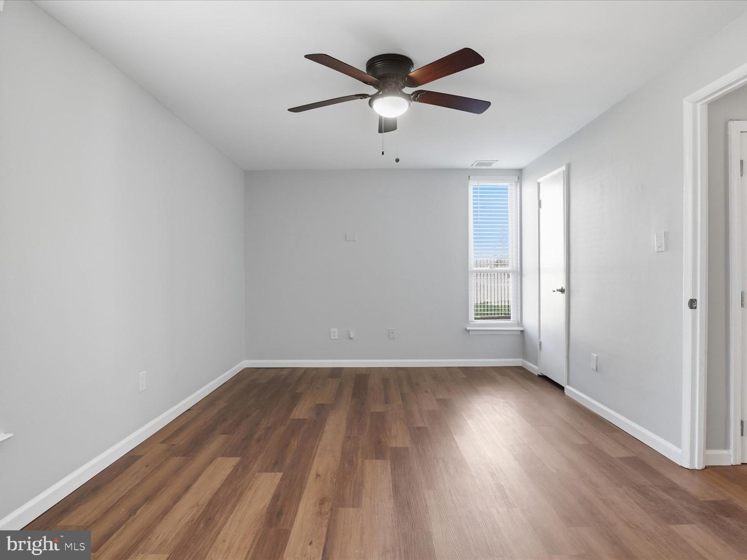 HUNTLEY SQUARE CONDOMINIUMS - Residential