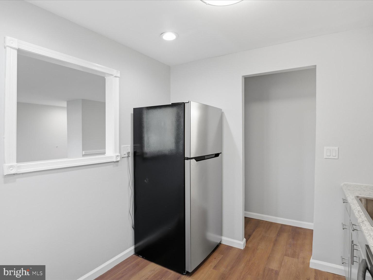 HUNTLEY SQUARE CONDOMINIUMS - Residential