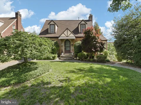 5929 Washington Boulevard, Arlington, VA 22205 - #: VAAR2056772