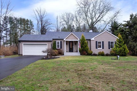 Homes For Sale - 172 Pennington Harbourton Road<br/> PENNINGTON, NJ 08534