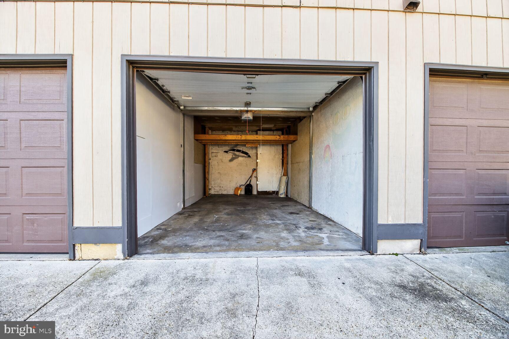 WOODSIDE SQUARE - Residential