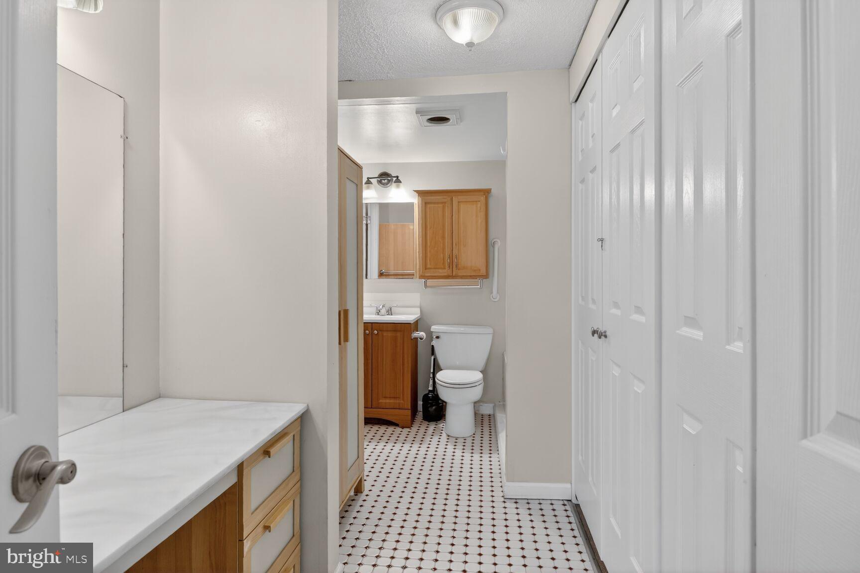 WOODSIDE SQUARE - Residential