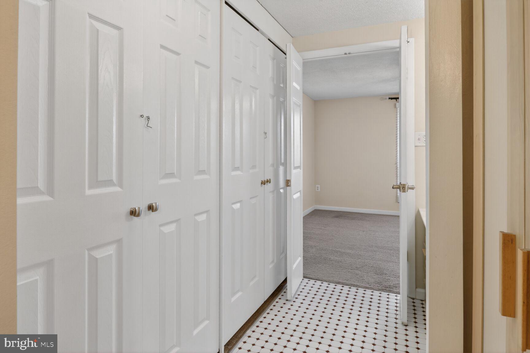 WOODSIDE SQUARE - Residential