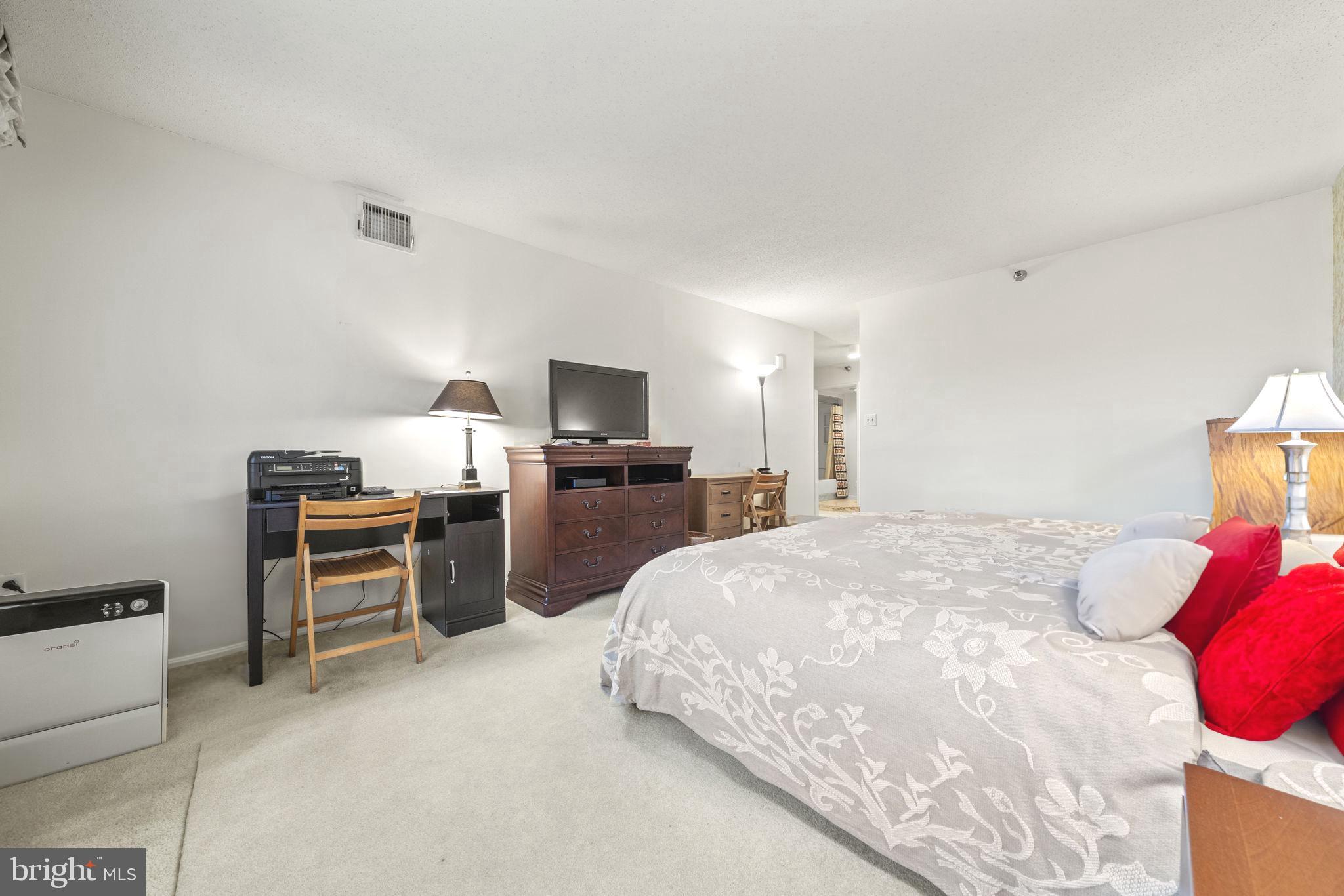 GREENS AT LEISURE WORLD - Residential