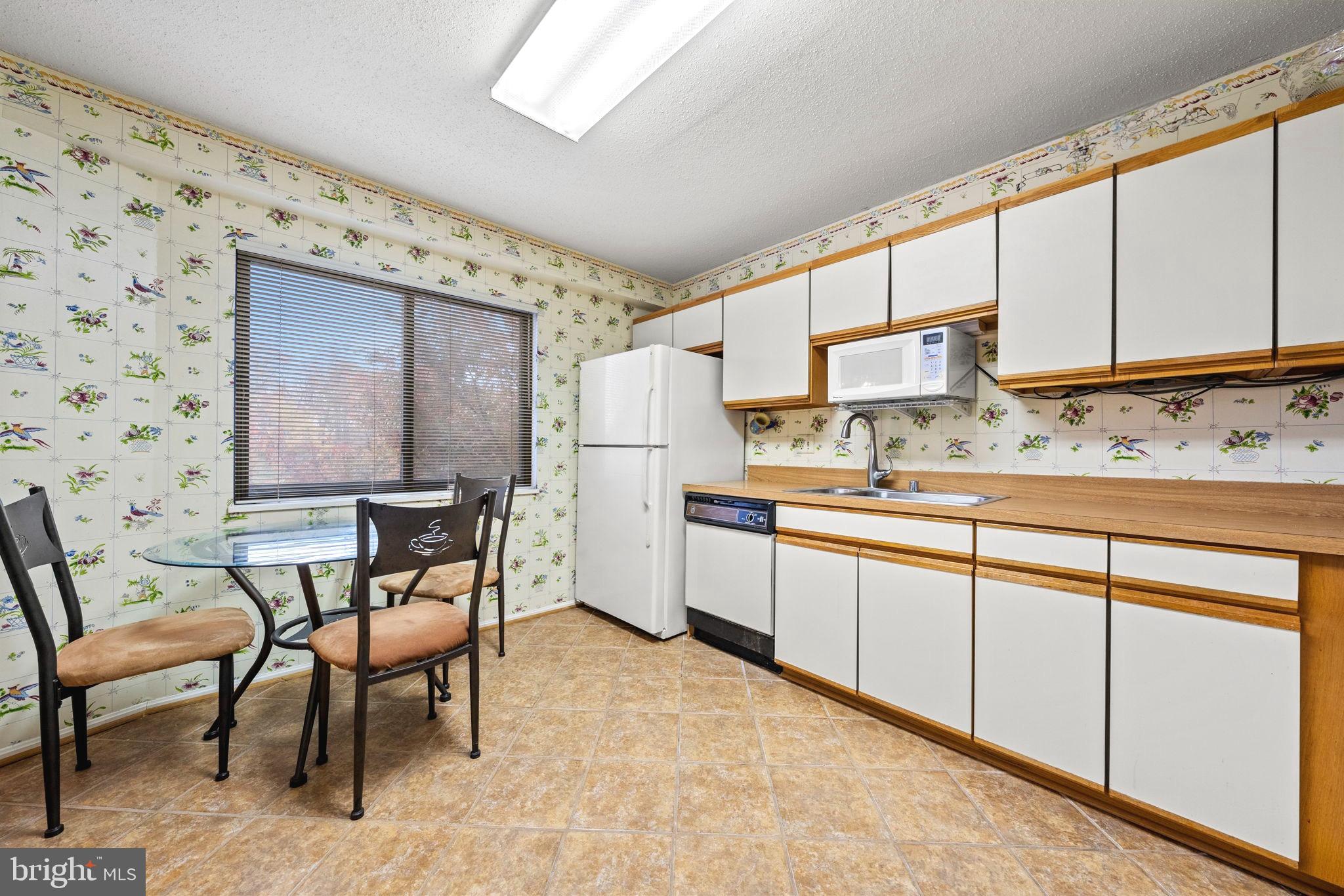 GREENS AT LEISURE WORLD - Residential