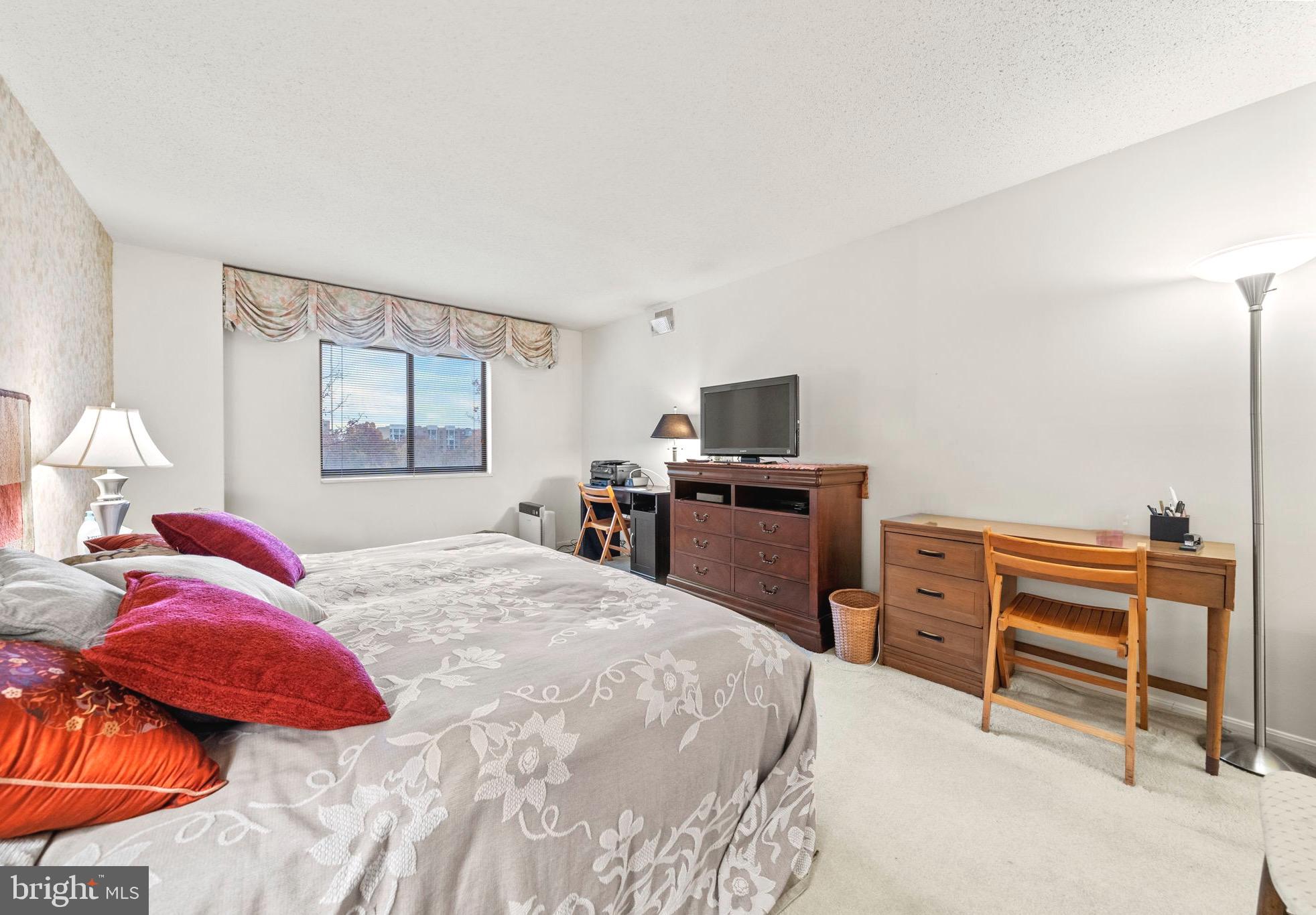 GREENS AT LEISURE WORLD - Residential