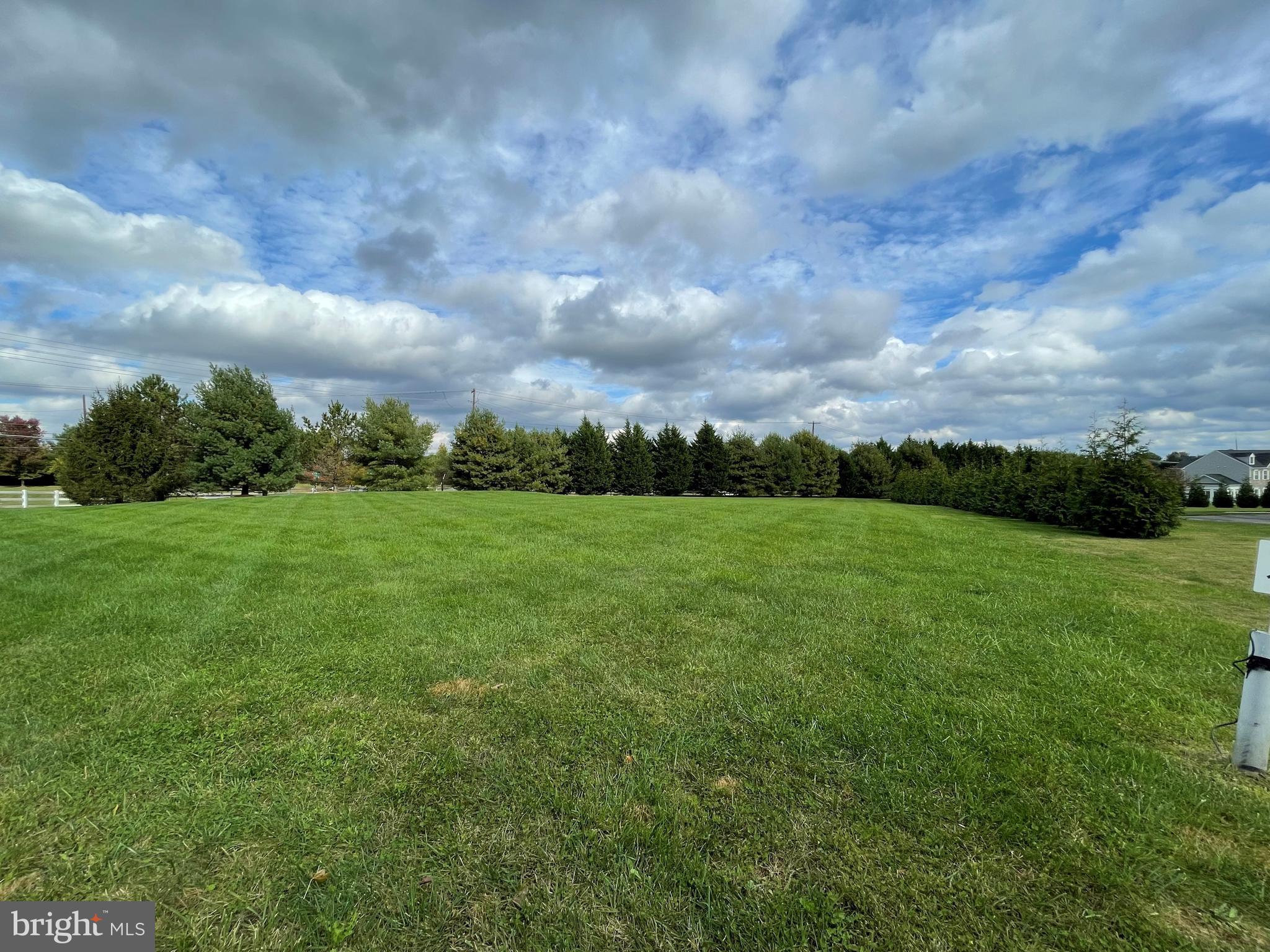 LAYTONSVILLE OUTSIDE - Land