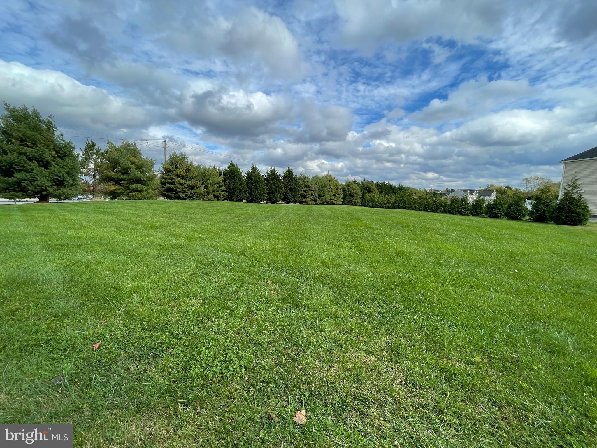 LAYTONSVILLE OUTSIDE - Land