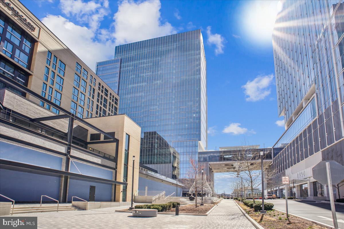 GOLF COURSE SQUARE - Residential