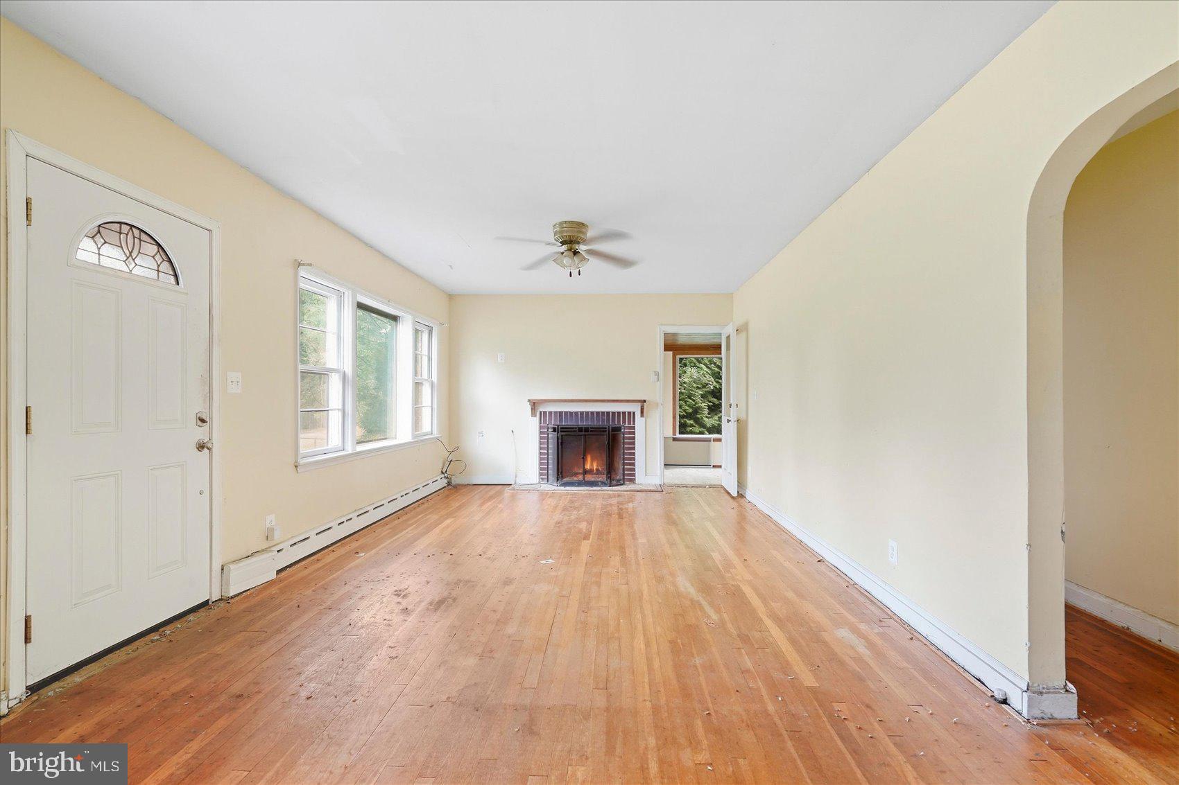 2016 MOSBY AVENUE