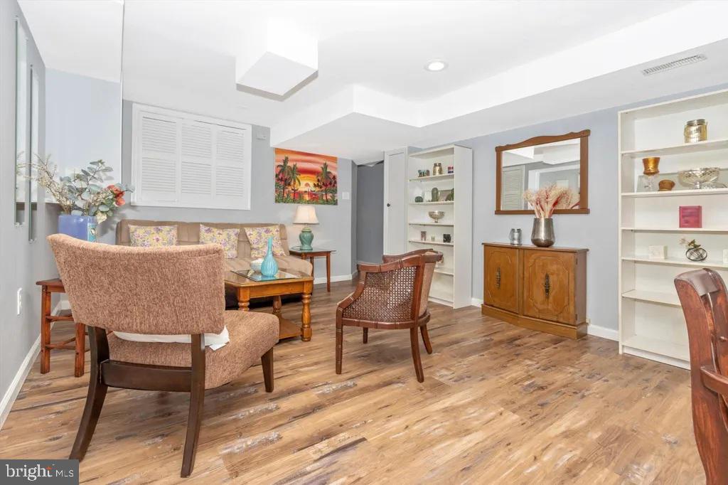 CALVERTON - Residential