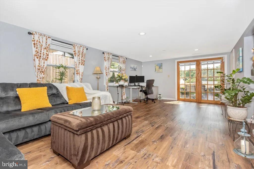 CALVERTON - Residential