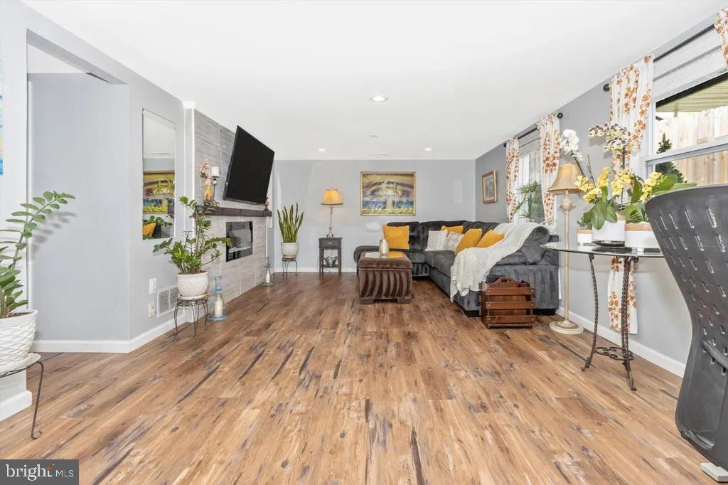 CALVERTON - Residential