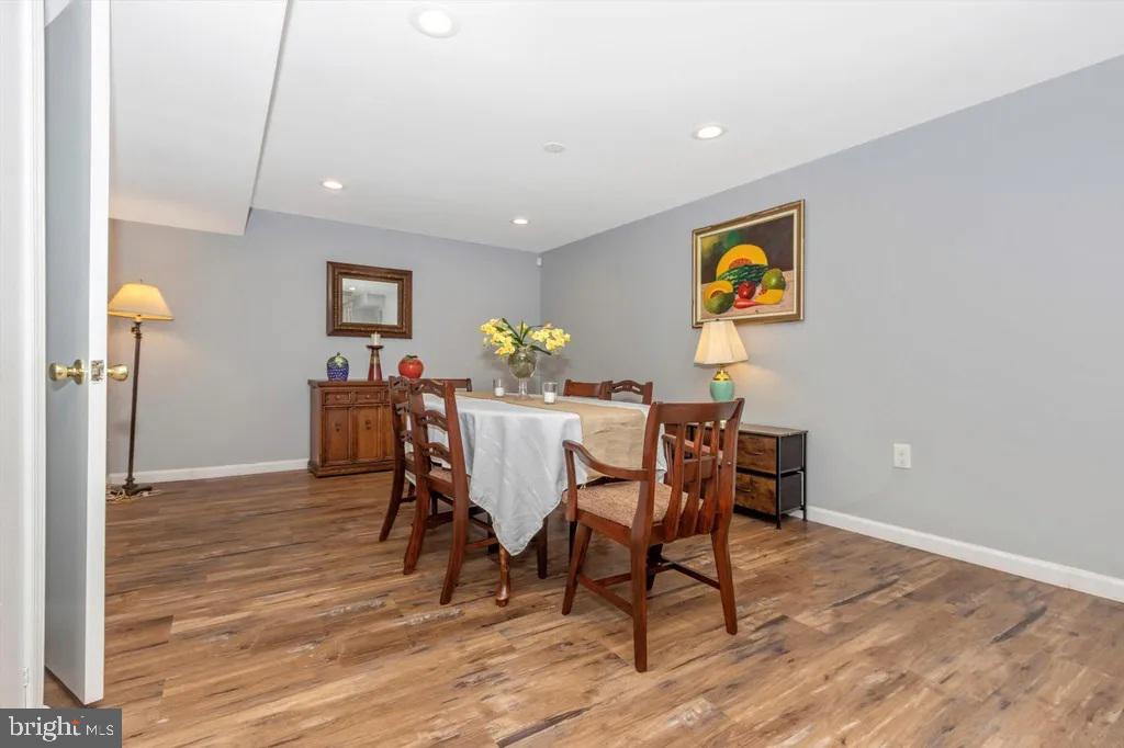 CALVERTON - Residential