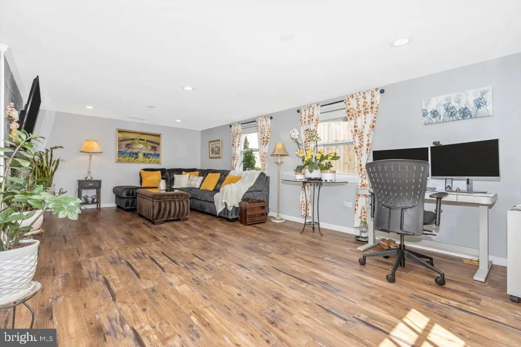 CALVERTON - Residential