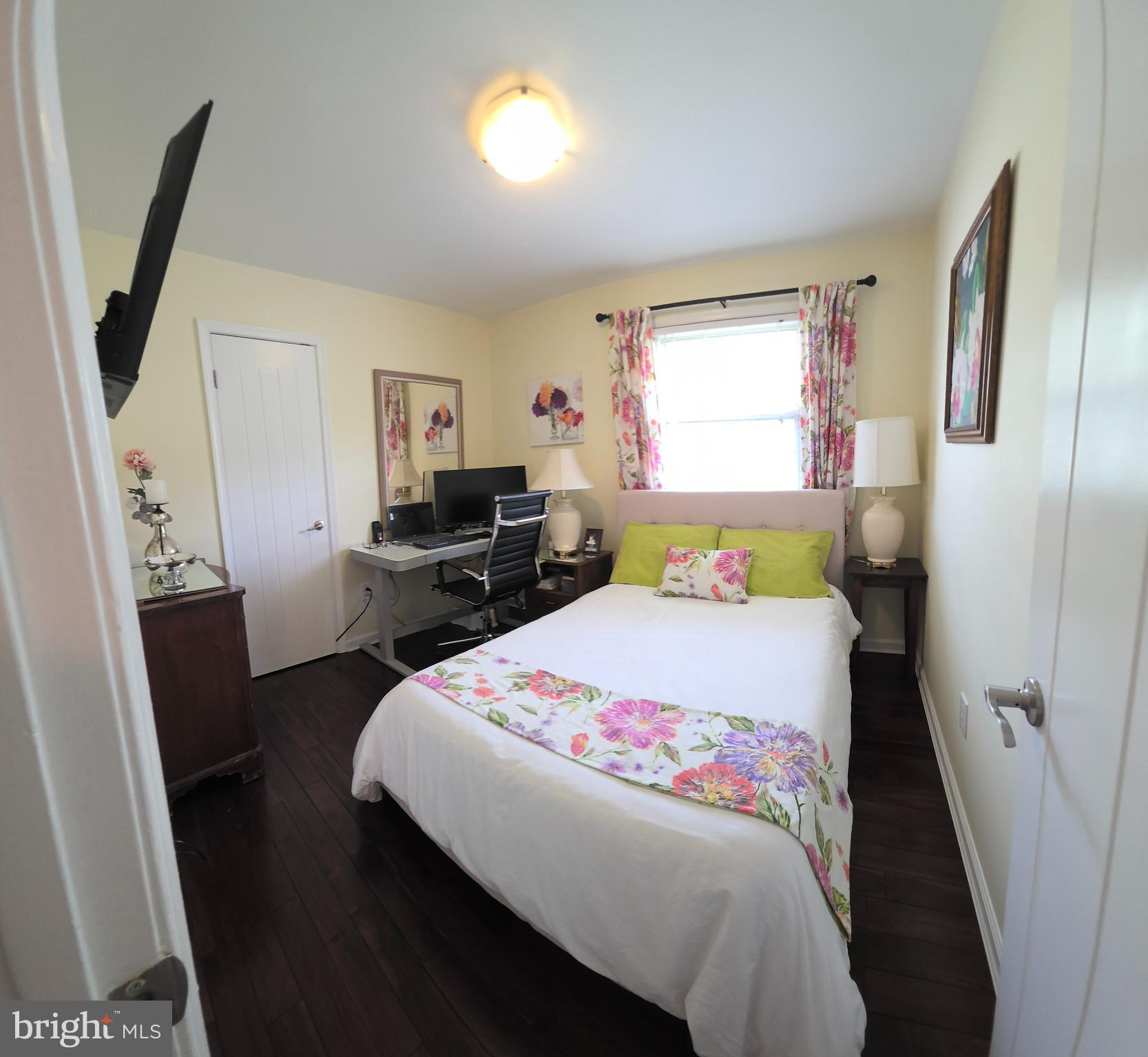 CALVERTON - Residential