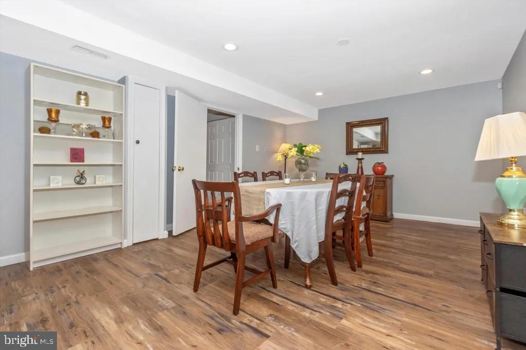 CALVERTON - Residential