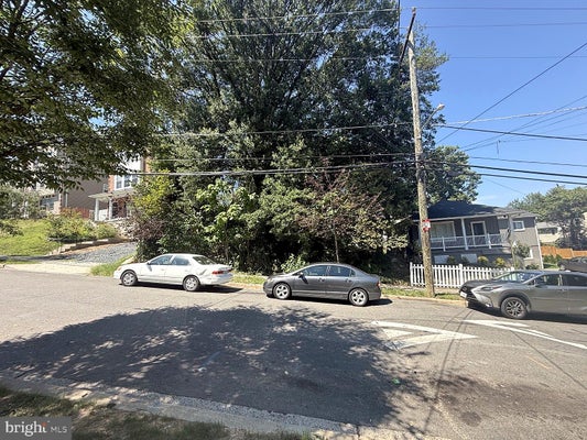 57TH PL NE, WASHINGTON, DC 20019 - Image 72e3ed4ae40d06c8d952fe31f1ae0cf0/4166689948