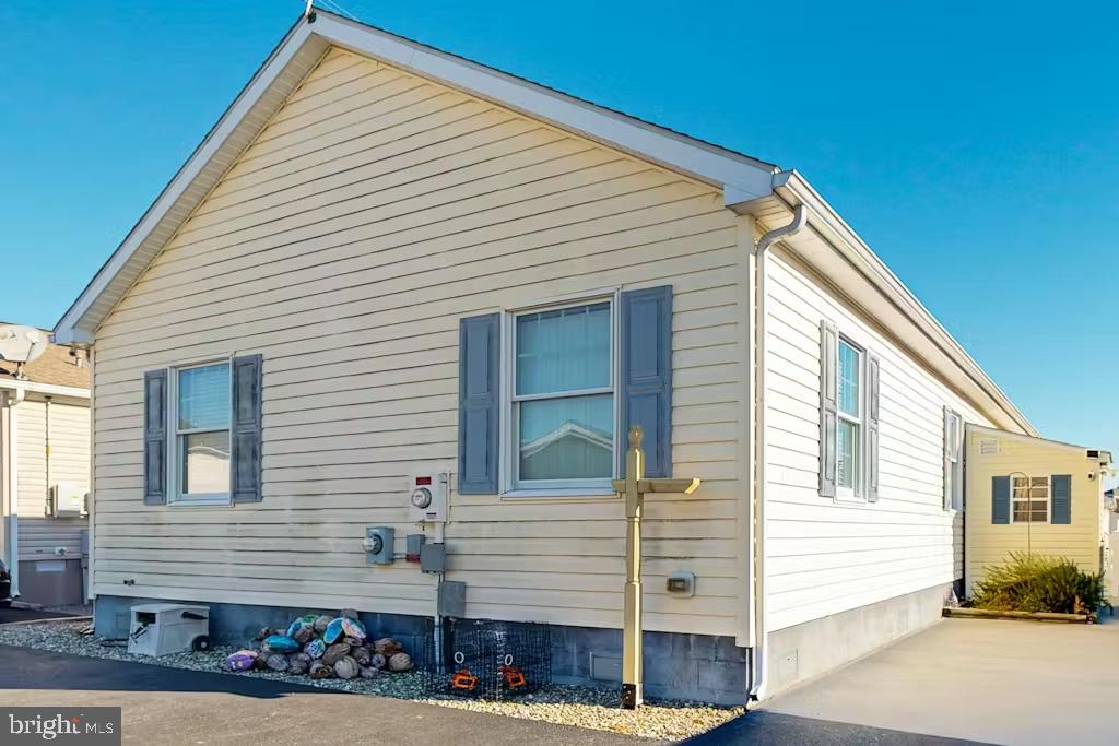 SWANN KEYS - Residential