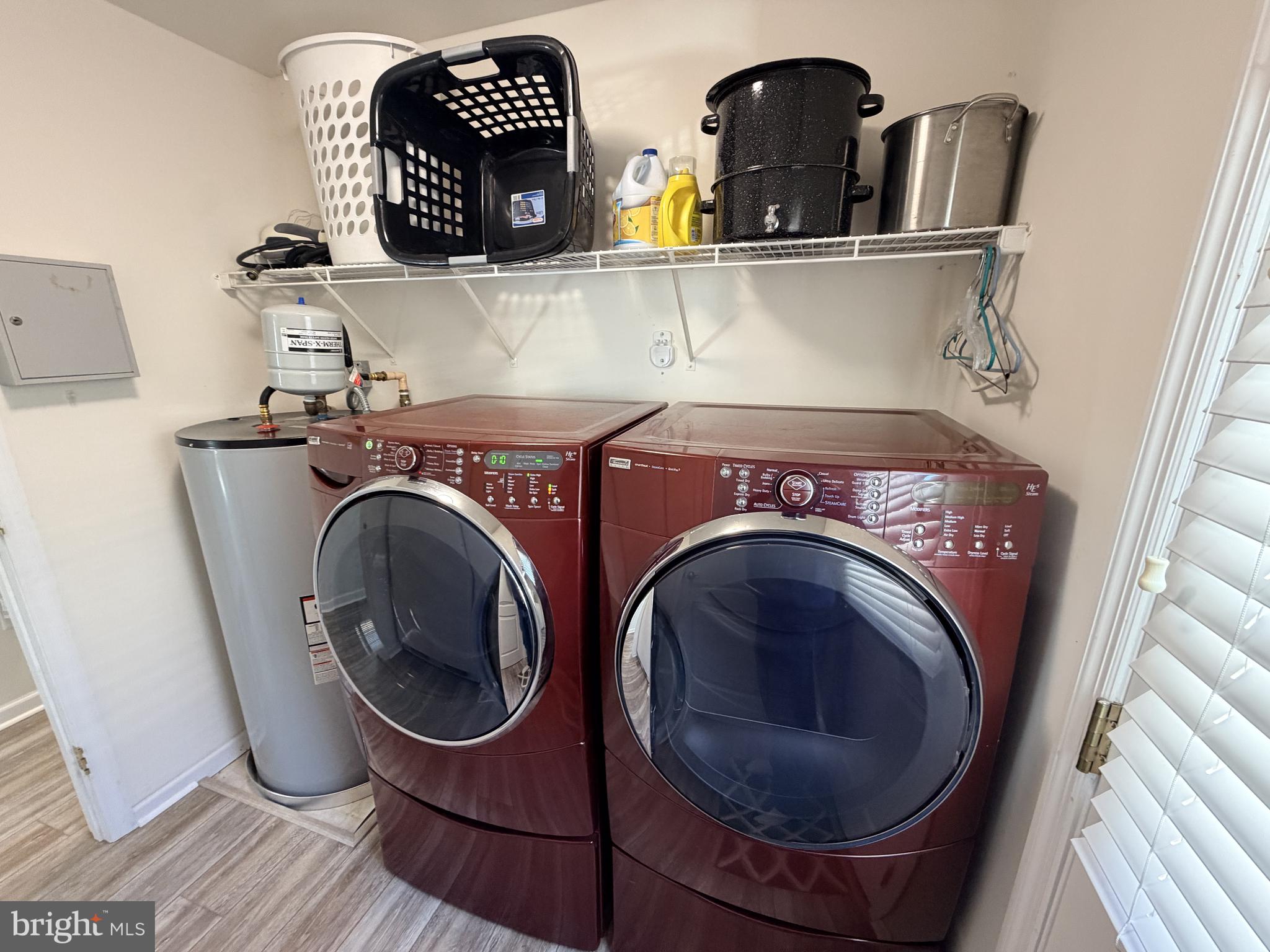 SWANN KEYS - Residential