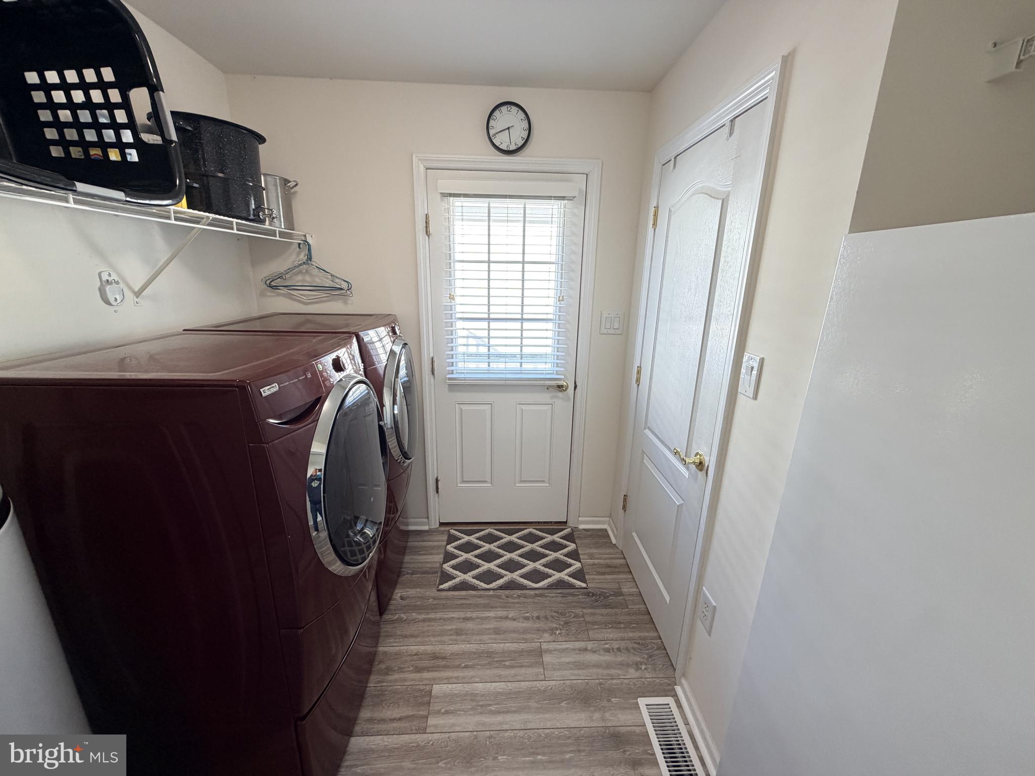 SWANN KEYS - Residential