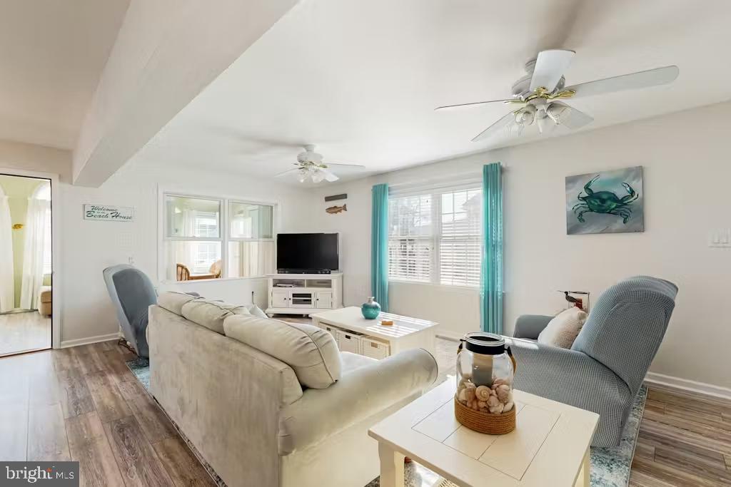 SWANN KEYS - Residential