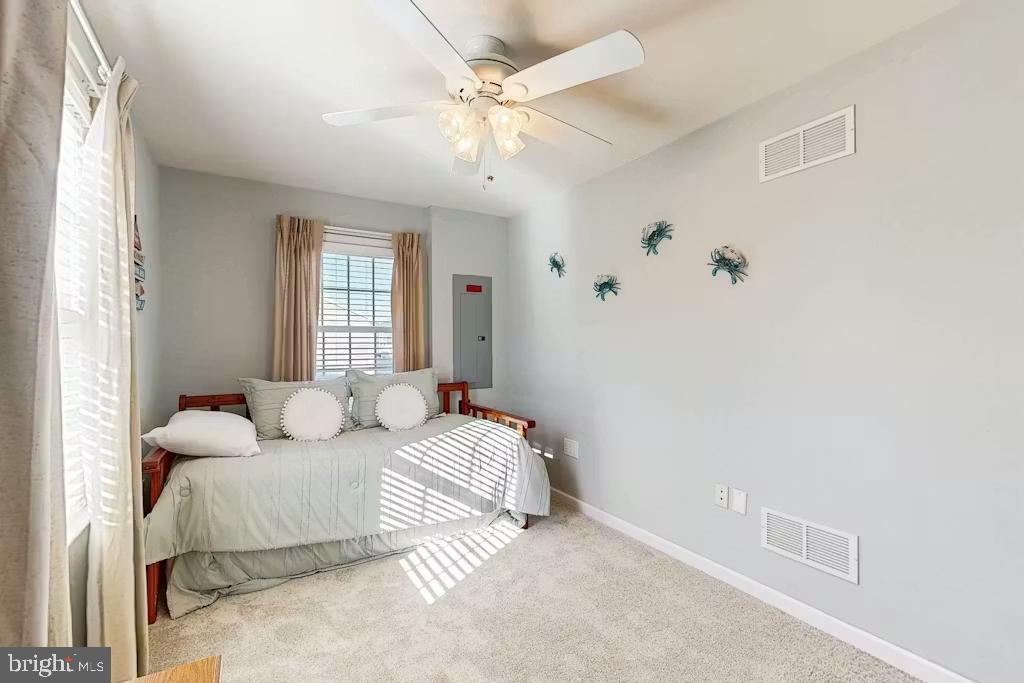 SWANN KEYS - Residential