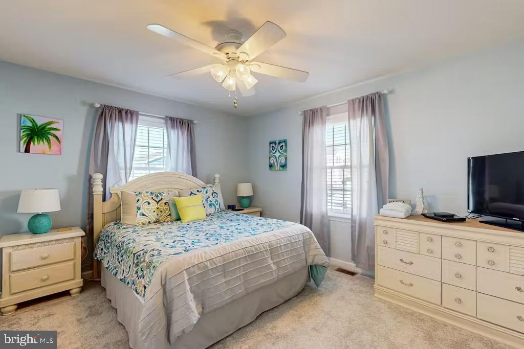 SWANN KEYS - Residential