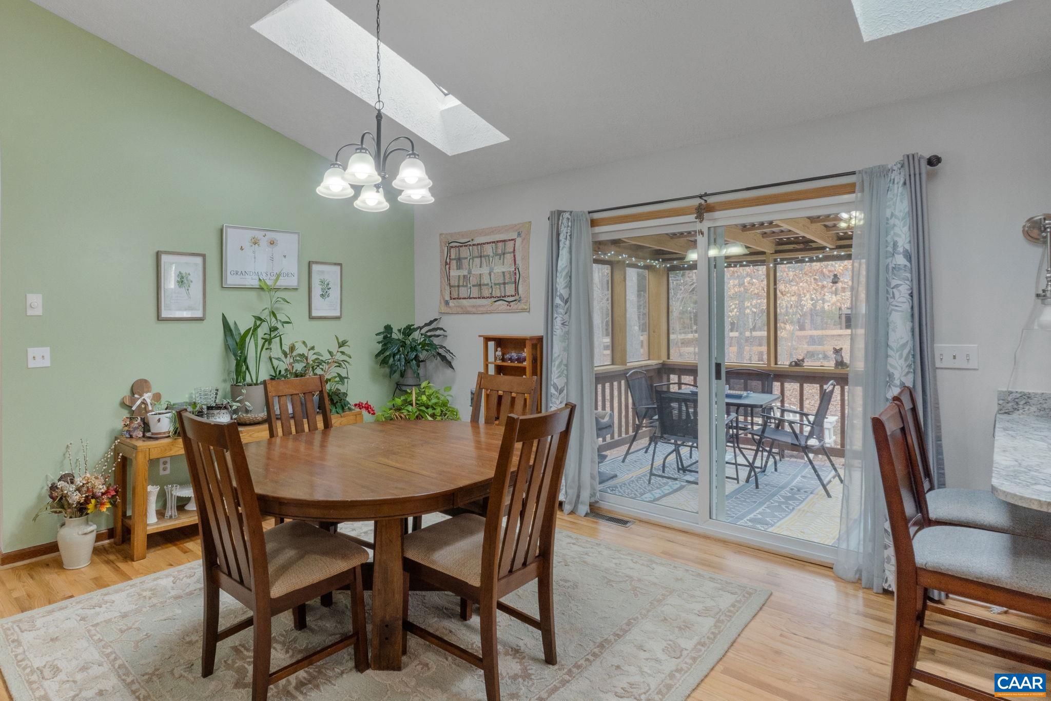 LAKE MONTICELLO - Residential