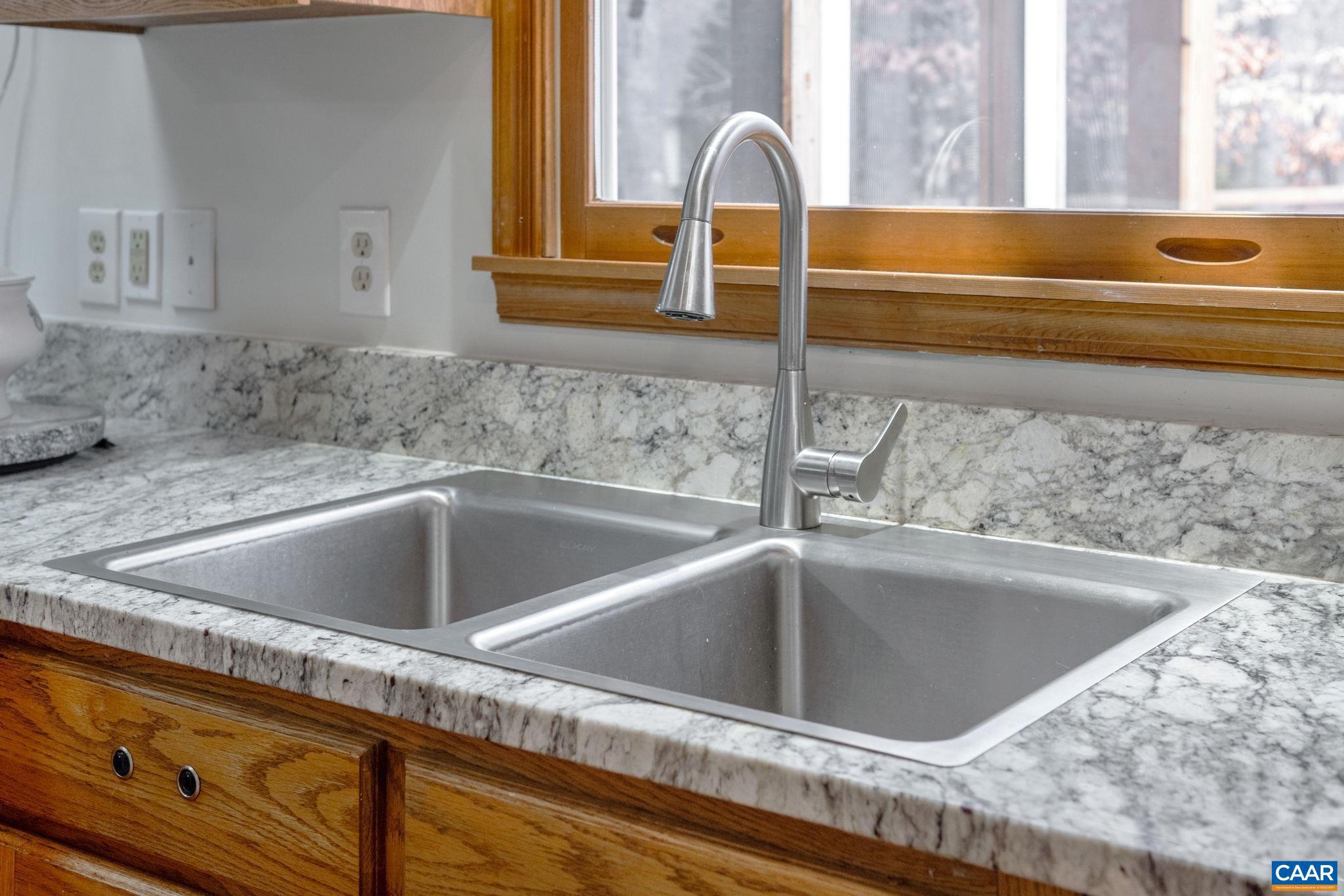 LAKE MONTICELLO - Residential