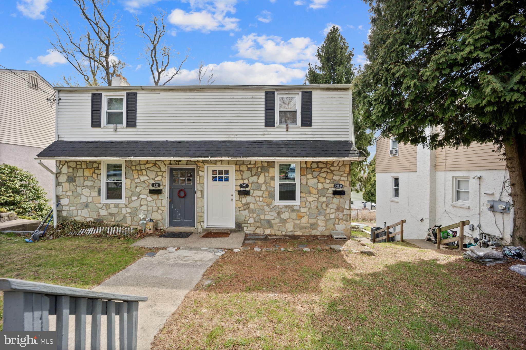 Tours will be held on Sun., July 20 from 1-3 p.m. *** Live in peace and comfort in this newly renovated two-bedroom, one-bath, second-floor rental in Glenside.
Featuring modern updates and a traditional layout, this unit offers spacious bedrooms, ample closet space, a large living area flooded with natural light, a kitchen with plenty of cabinet storage, a built-in laundry area, and is ready for you to move in and call it home.
Conveniently located near public transportation, Keswick Village’s shops and restaurants, and all that Abington School District has to offer. Schedule your tour today. Available for immediate occupancy. ***Please note: Photos are for reference only. They are of a similar unit and may not reflect the exact layout or finishes of the available unit.