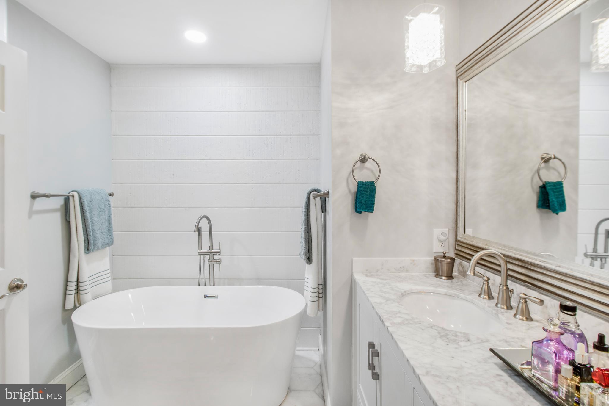 FALLSWOOD COURT - Residential